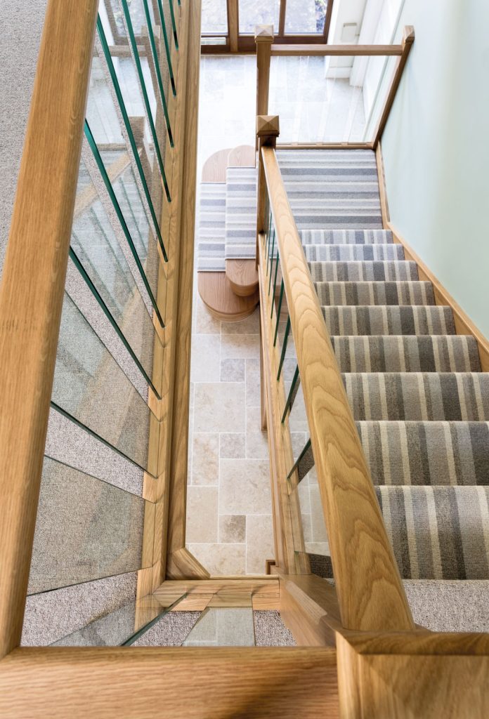 Oak staircase with glass spindles - Neville Johnson